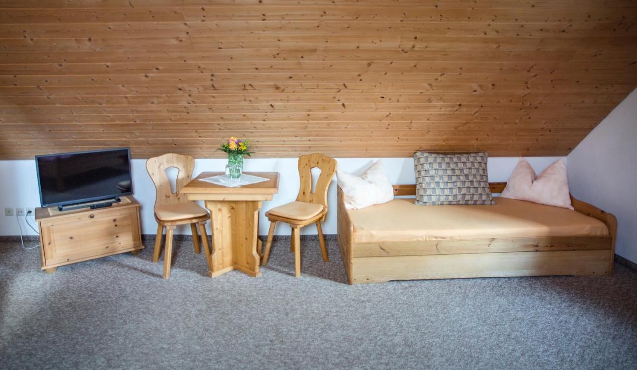 Am Roten Hammer I Gasthof Und Pension クロルト・オーバーヴィーゼンタール エクステリア 写真