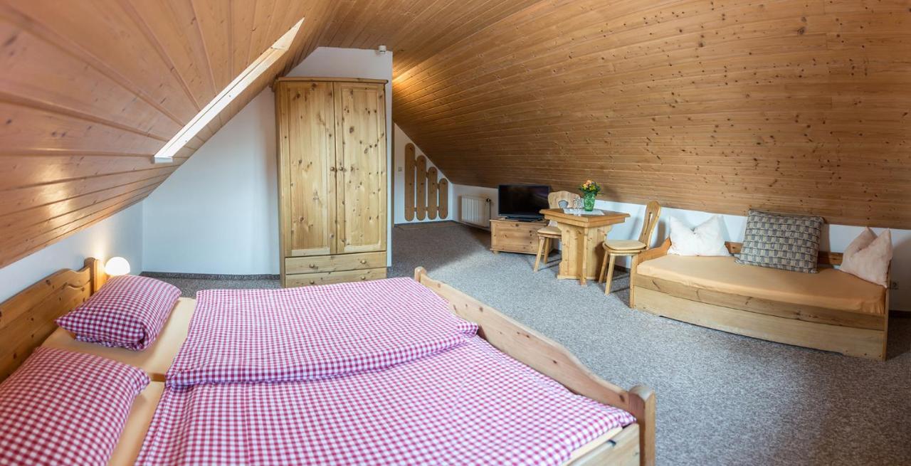 Am Roten Hammer I Gasthof Und Pension クロルト・オーバーヴィーゼンタール エクステリア 写真